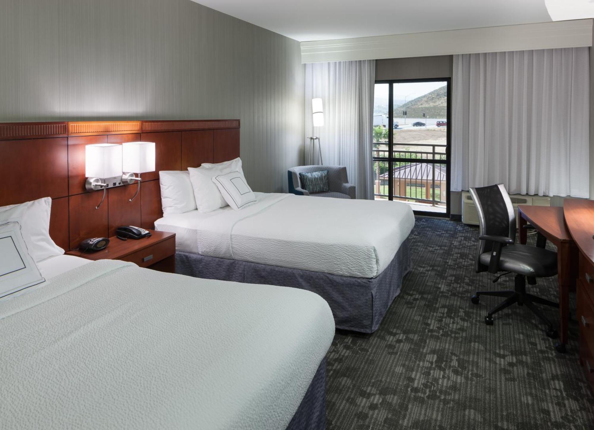 Courtyard By Marriott Santa Clarita Valencia Hotel Ngoại thất bức ảnh