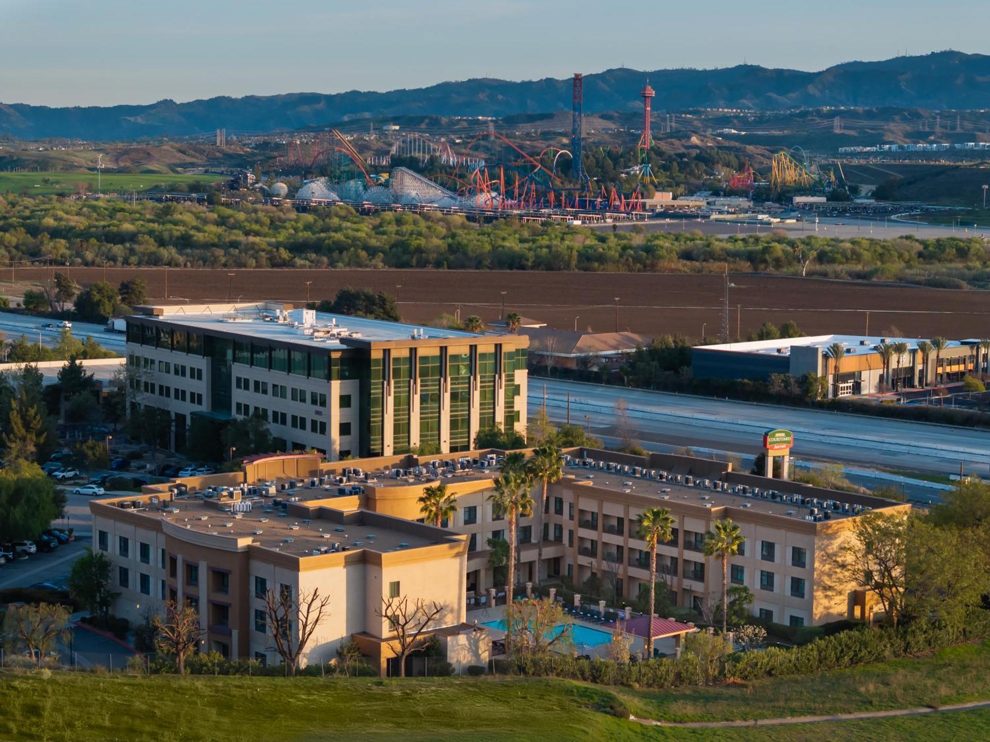 Courtyard By Marriott Santa Clarita Valencia Hotel Ngoại thất bức ảnh