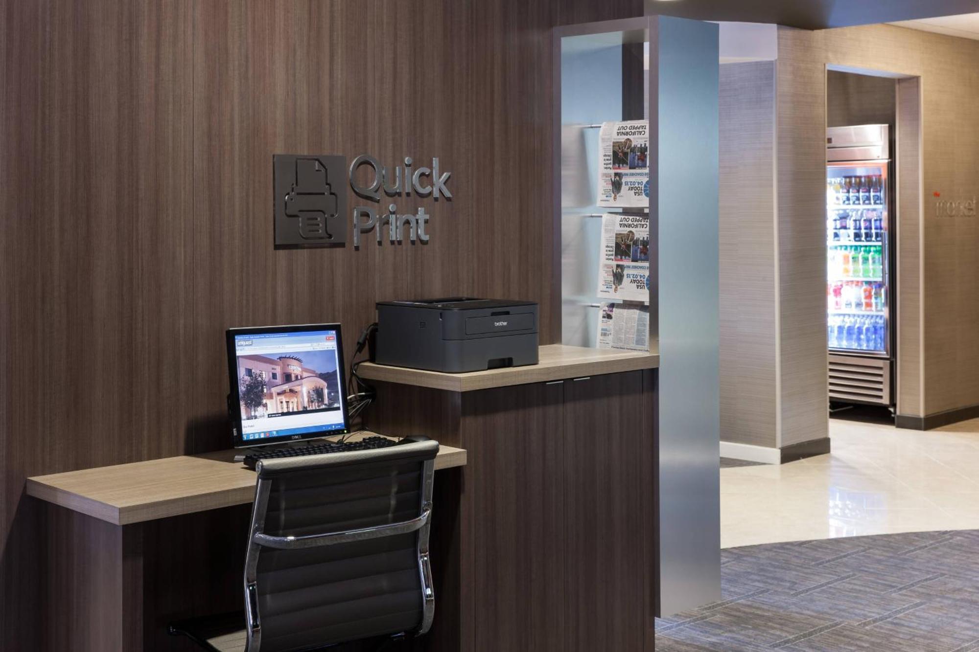 Courtyard By Marriott Santa Clarita Valencia Hotel Ngoại thất bức ảnh